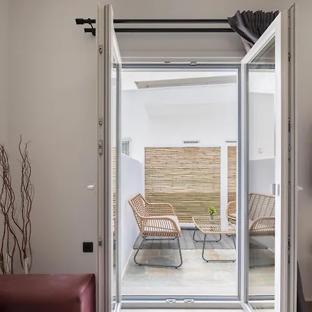 Parikia's Urban Oasis Vakantiehuis Páros