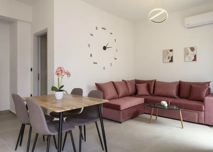 Parikia's Urban Oasis * Parikia (Paros)