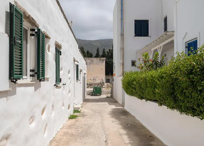 Parikia's Urban Oasis